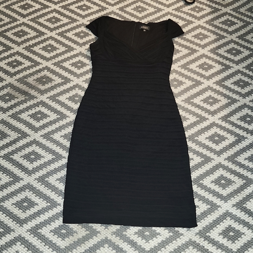 Adrianna Papell Dress, Black, Size 6